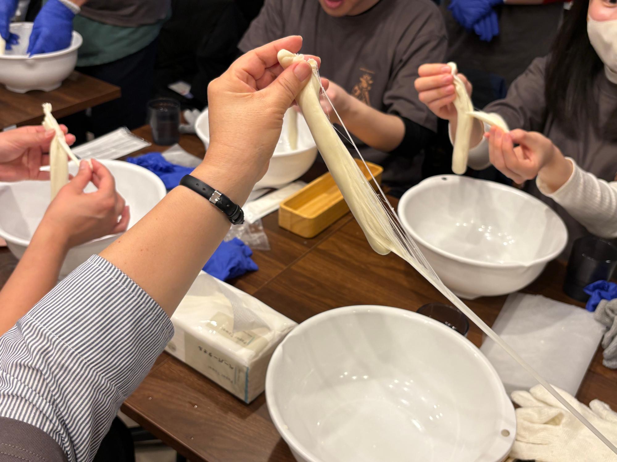 さけるチーズ作り