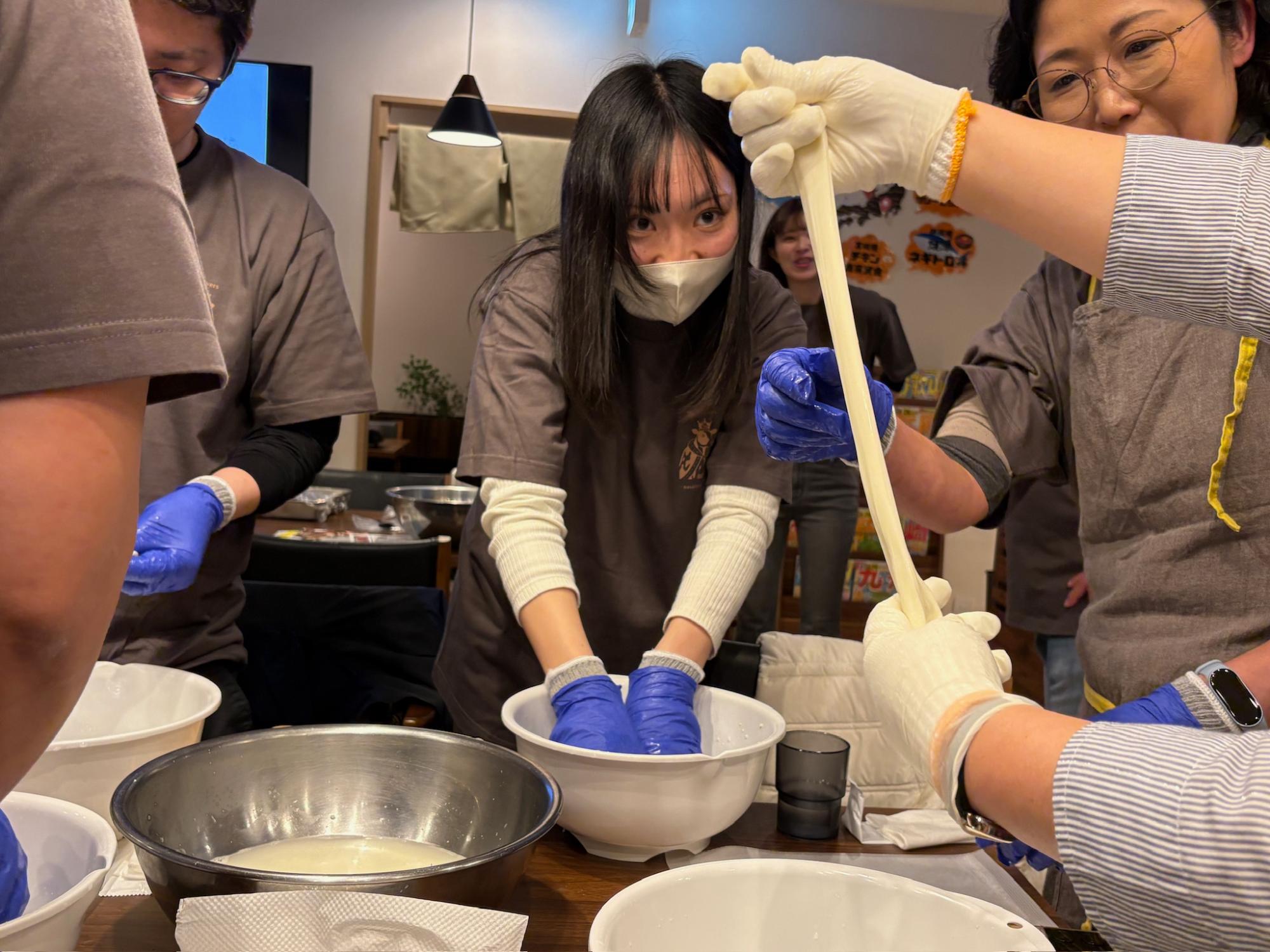 さけるチーズ作り