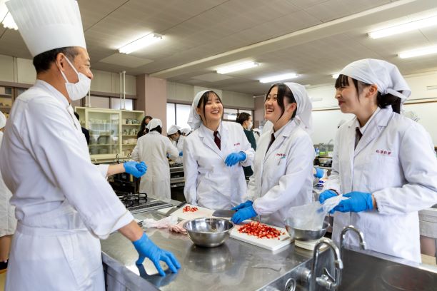 料理の様子1
