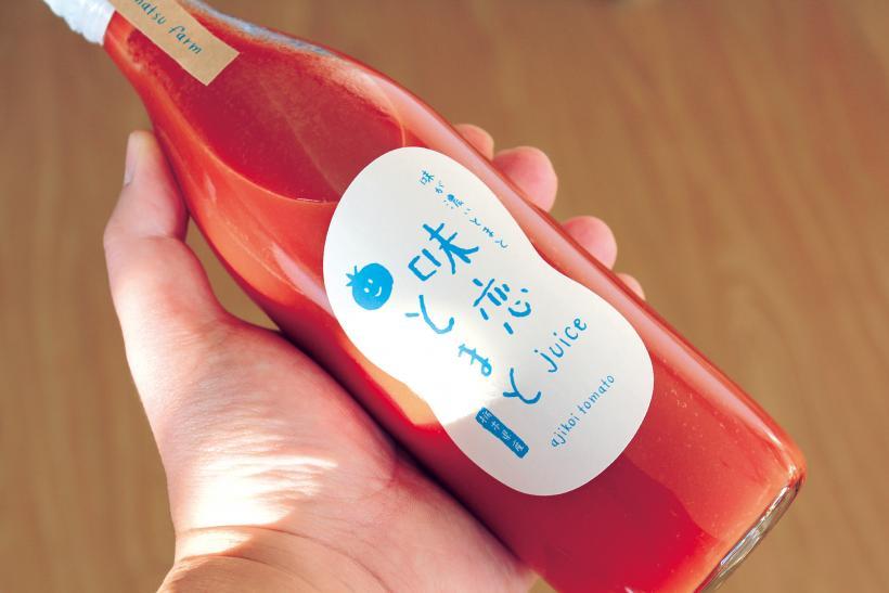 瓶入りの味恋とまとのトマトジュースの写真
