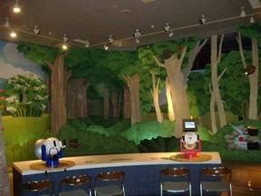 遊学センターの展示スペースにある森のオブジェの写真