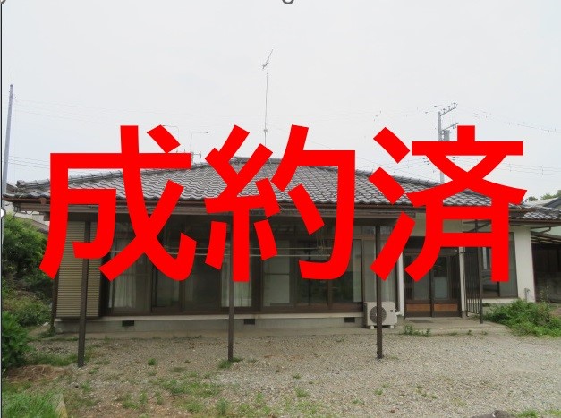 R8-11外観