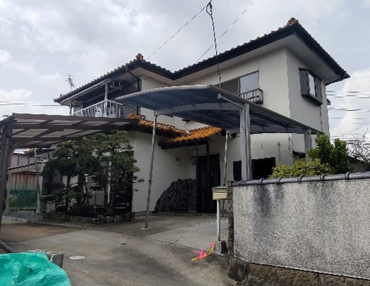 R8-12 外観
