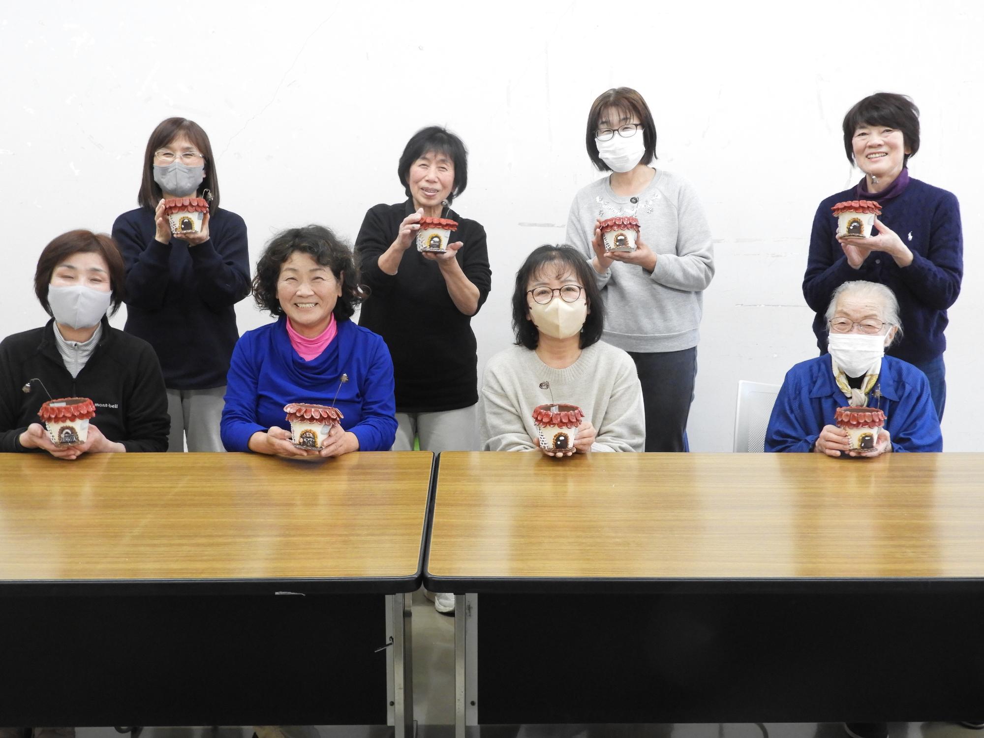 趣味の講座「リメ鉢」集合写真