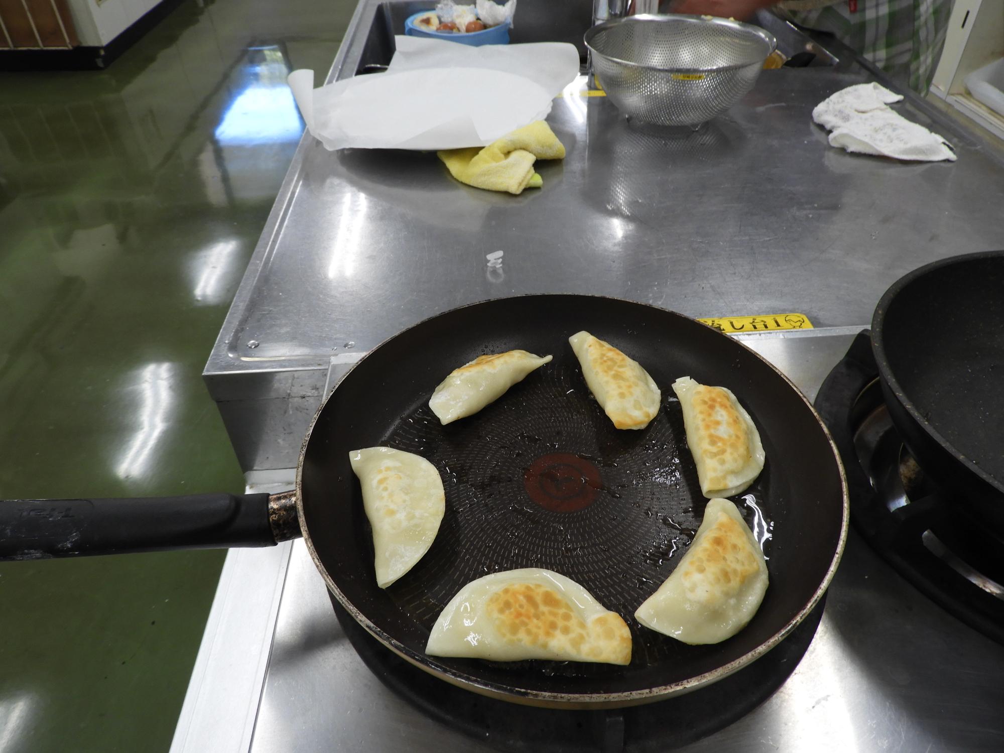 体験教室おいものスイーツづくり餃子
