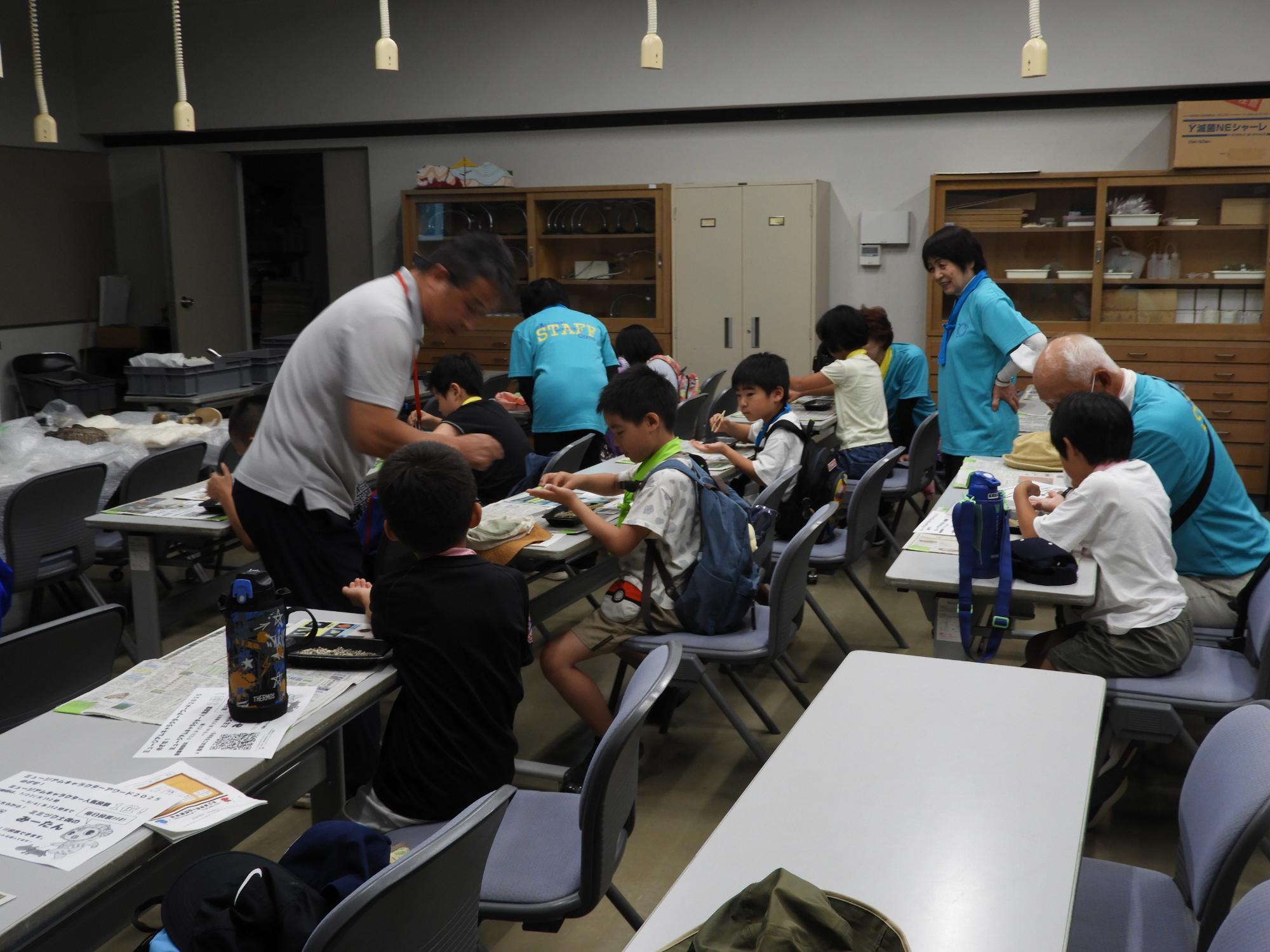 子どもチャレンジクラブ体験教室移動教室県立博物館化石探し