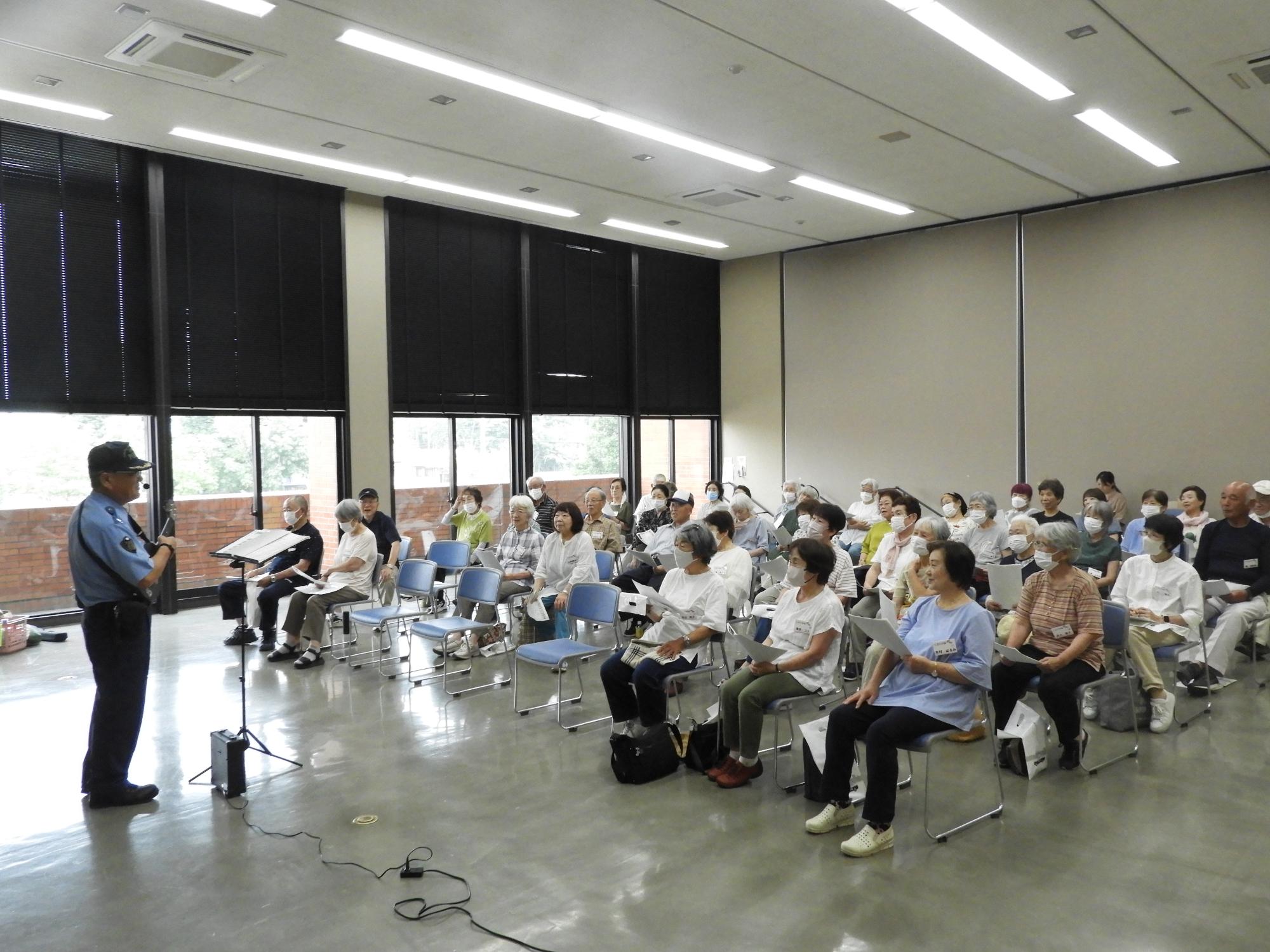 高齢者学級ときわ第2回歌うおまわりさんの防犯教室