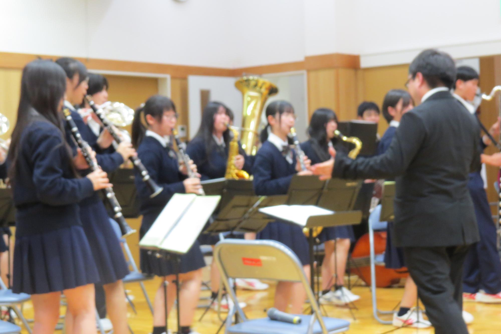 最後に黒磯高校の吹奏楽部の華やかな演奏で締めくくりました