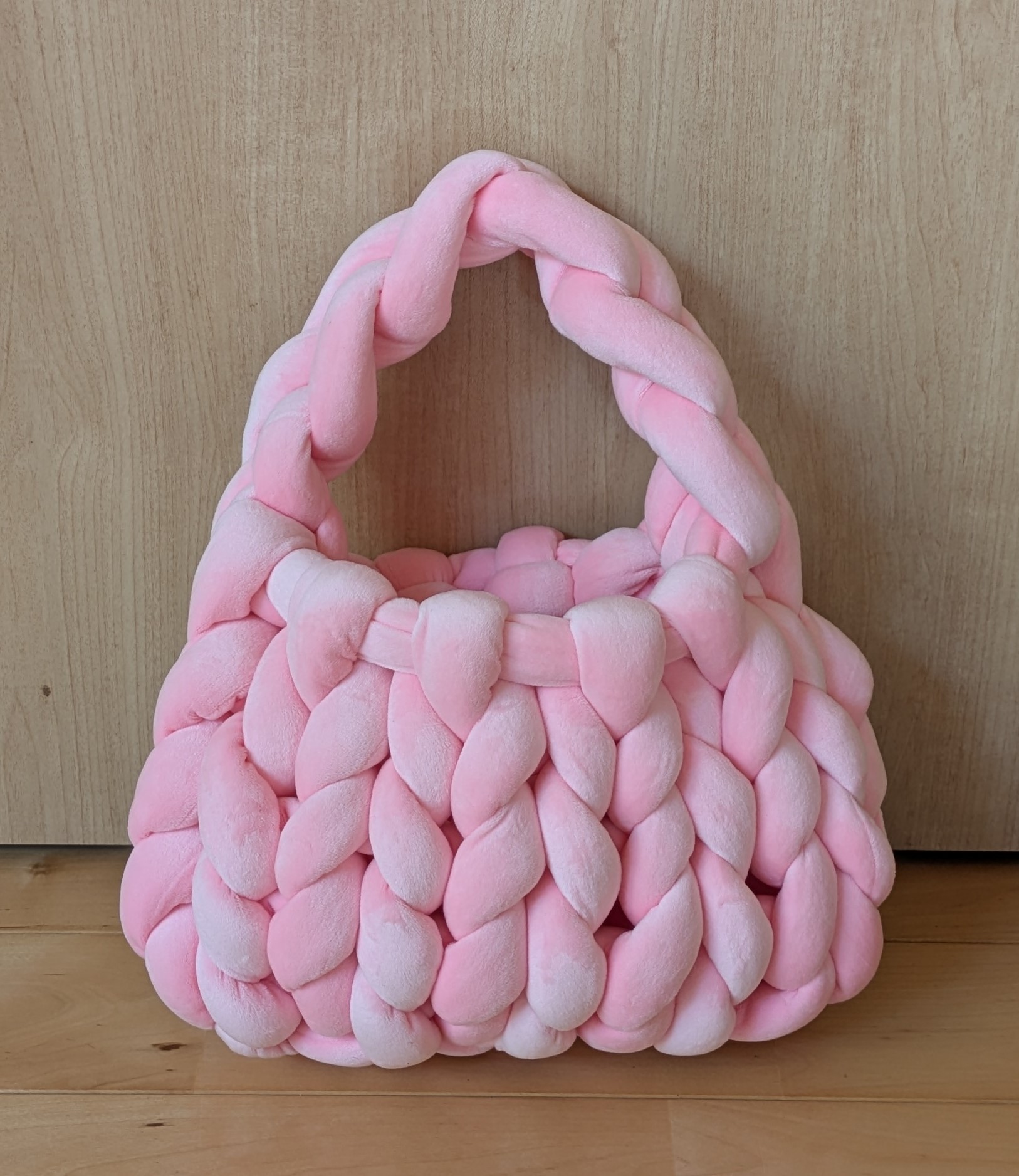 指で編むちいさなバッグ