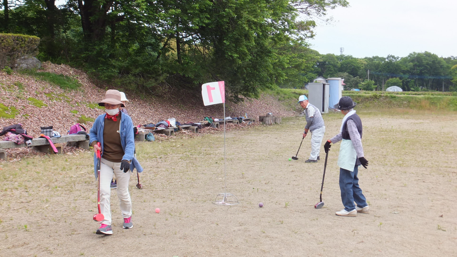 グランドゴルフプレイ中1