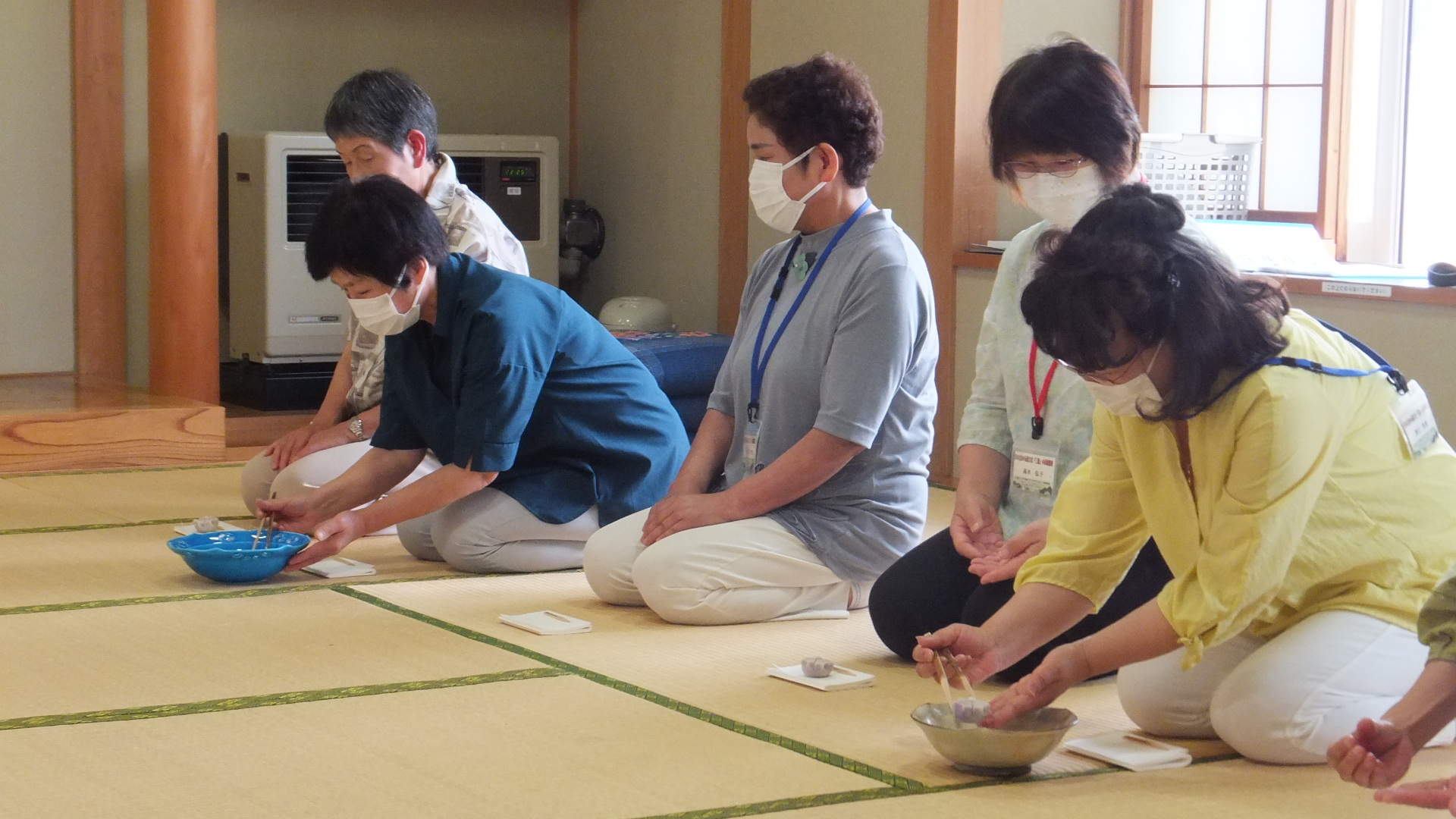 茶道体験茶菓子取り分け