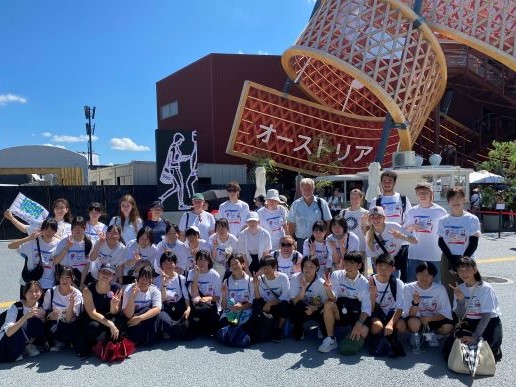パビリオンでの出展記念式典その1