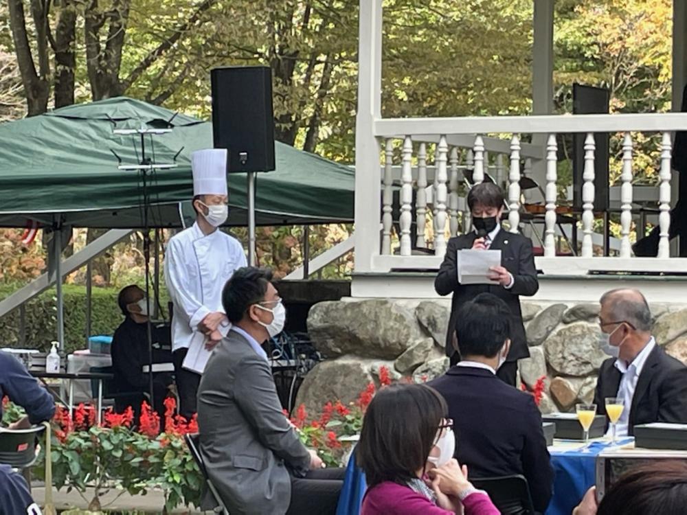 MCの岡田親善さん