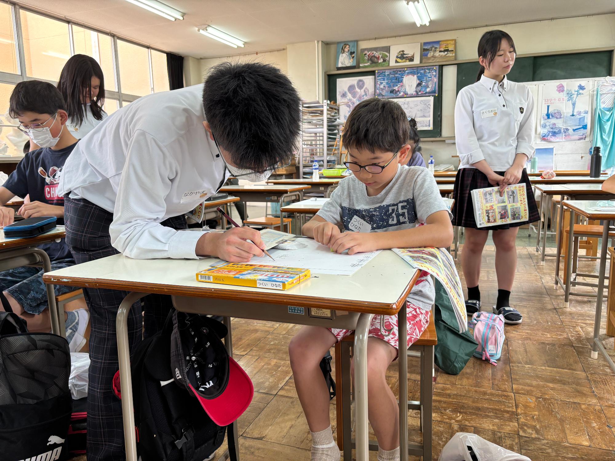 R8選挙啓発ポスター制作教室の様子4