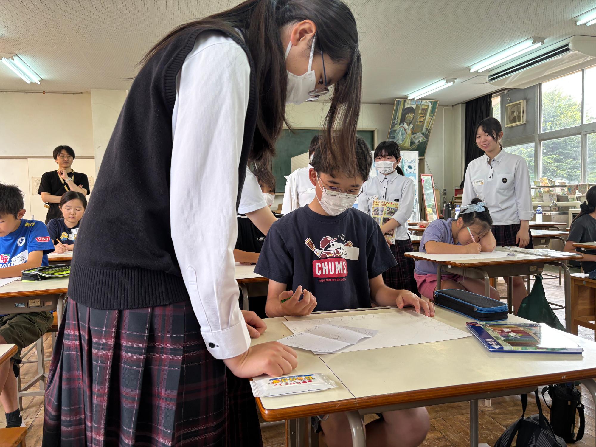 R8選挙啓発ポスター制作教室の様子5